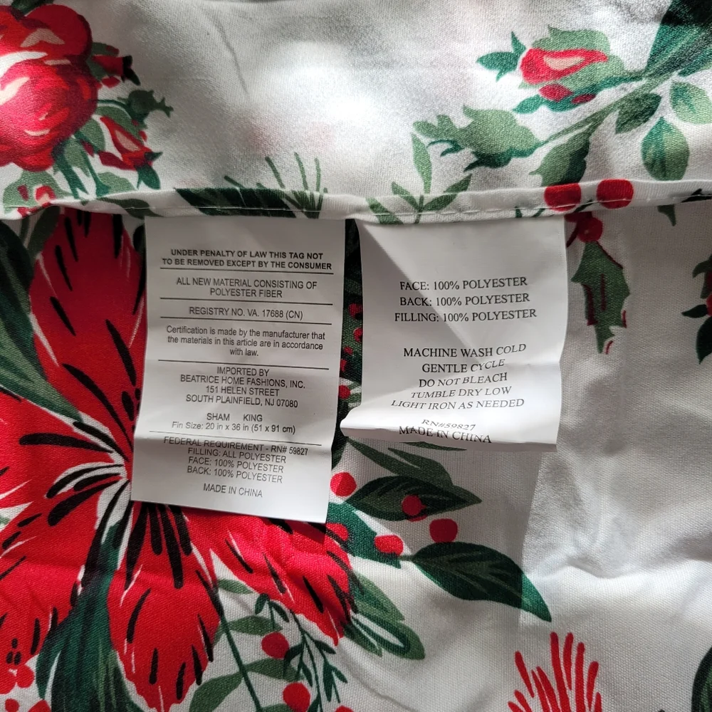 Reversible 3pc king/Queen comforter Poinsettias Holidays comforter set